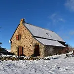 Buron De Cachebroche Proche Puy Mary Vakantiehuis