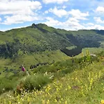 Buron De Cachebroche Proche Puy Mary Vakantiehuis *