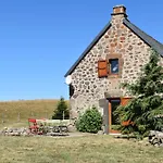 Buron De Cachebroche Proche Puy Mary Vakantiehuis